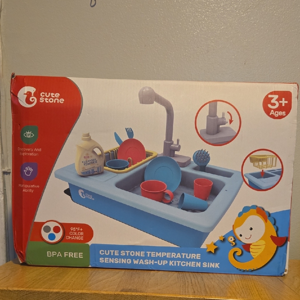 Blue Temperature Sensing Kitchen Sink Toy